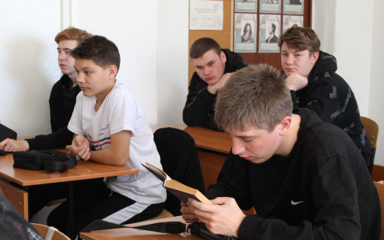 Я родом не из детства – из войны…